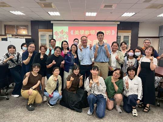 一張含有 服裝, 人員, 人的臉孔, 足部穿著 的圖片

AI 產生的內容可能不正確。